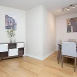 Cozy 2Br Apt In Downtown La With Pool & Hot Tub