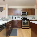 Cozy 2Br Apt In Downtown La With Pool & Hot Tub