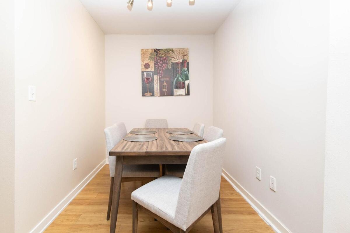 Cozy 2br In Downtown La With Pool & Hot Tub